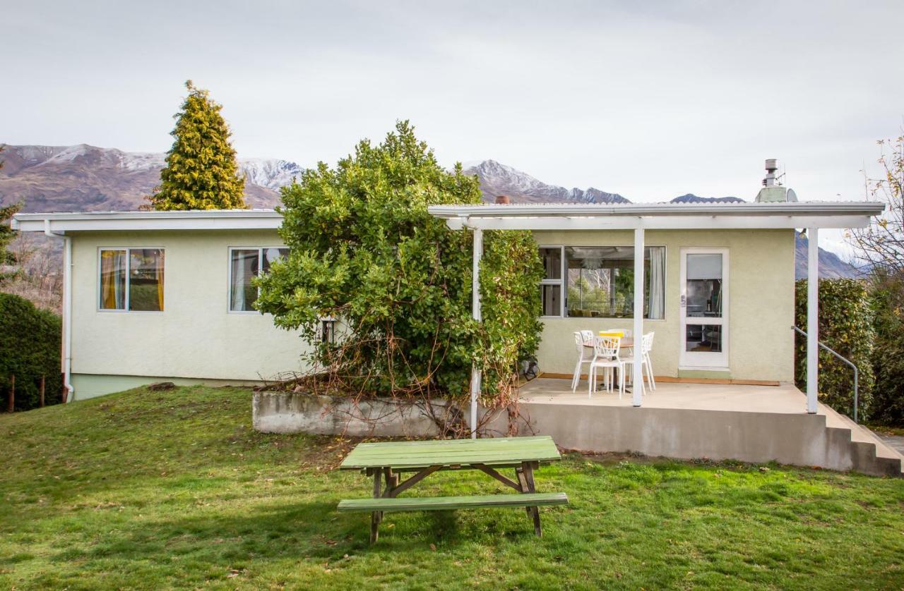 Retro With A View Villa Wanaka Exteriör bild