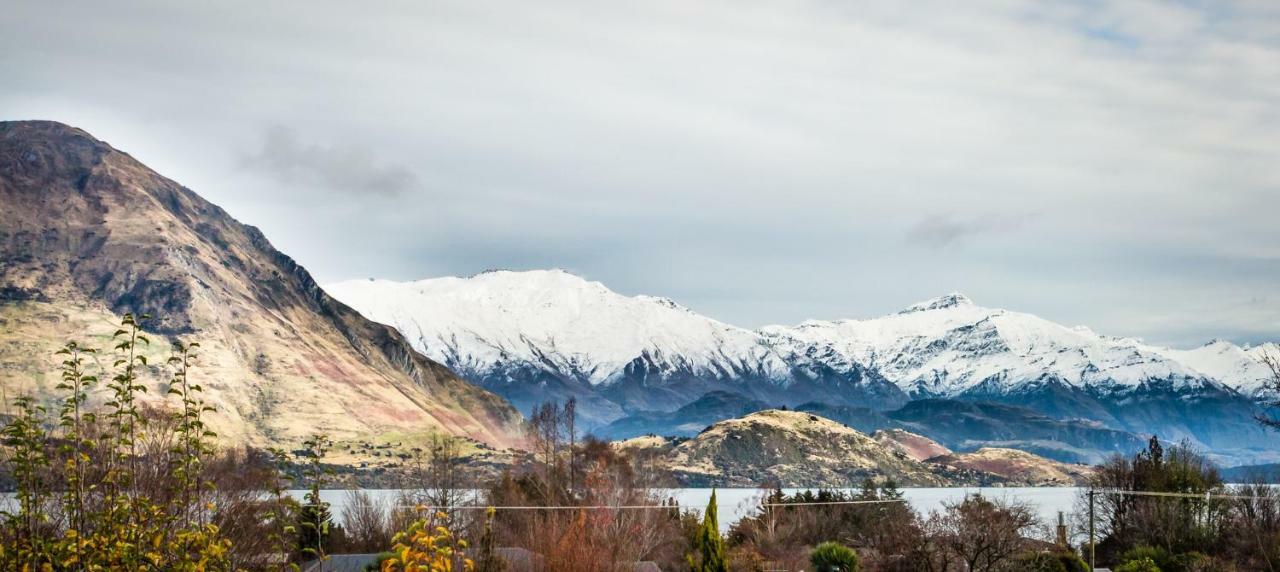 Retro With A View Villa Wanaka Exteriör bild